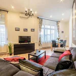 Real Apartments Anker דירה